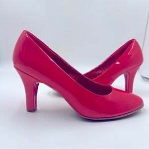 Jaclyn Smith Heels Women's Tori Hibiscus Red Orange Patent Leather Pumps Shoes